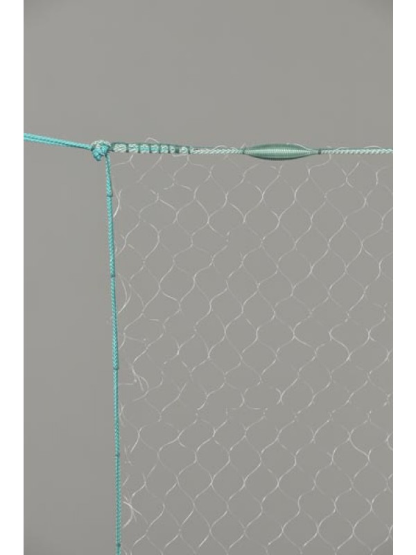 Monofil-Kiemennetz, 10 mm Maschenweite, 1,50 m tief, fangfertig montiert.