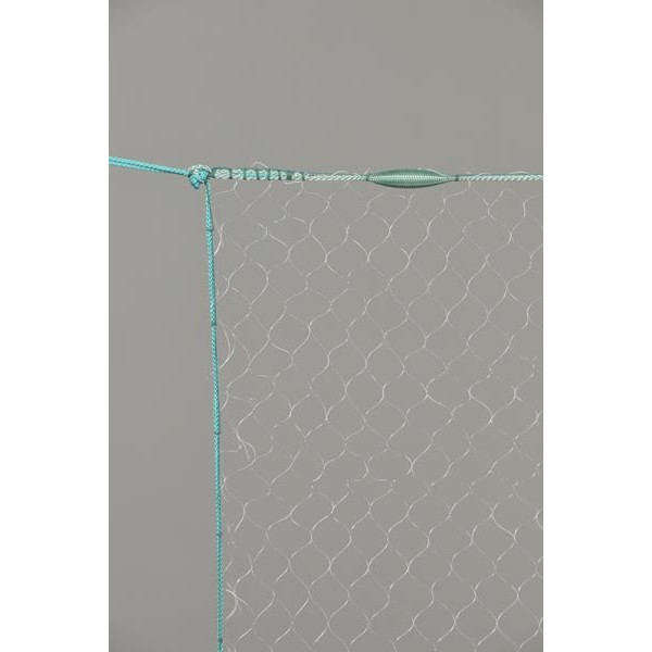Monofil-Kiemennetz, 70 mm Maschenweite und größer, 1,50 m tief, fangfertig montiert.